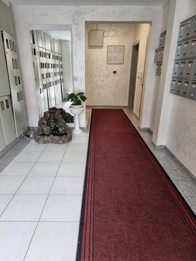 One Bedroom Centre Apartment Podgorica Exteriör bild